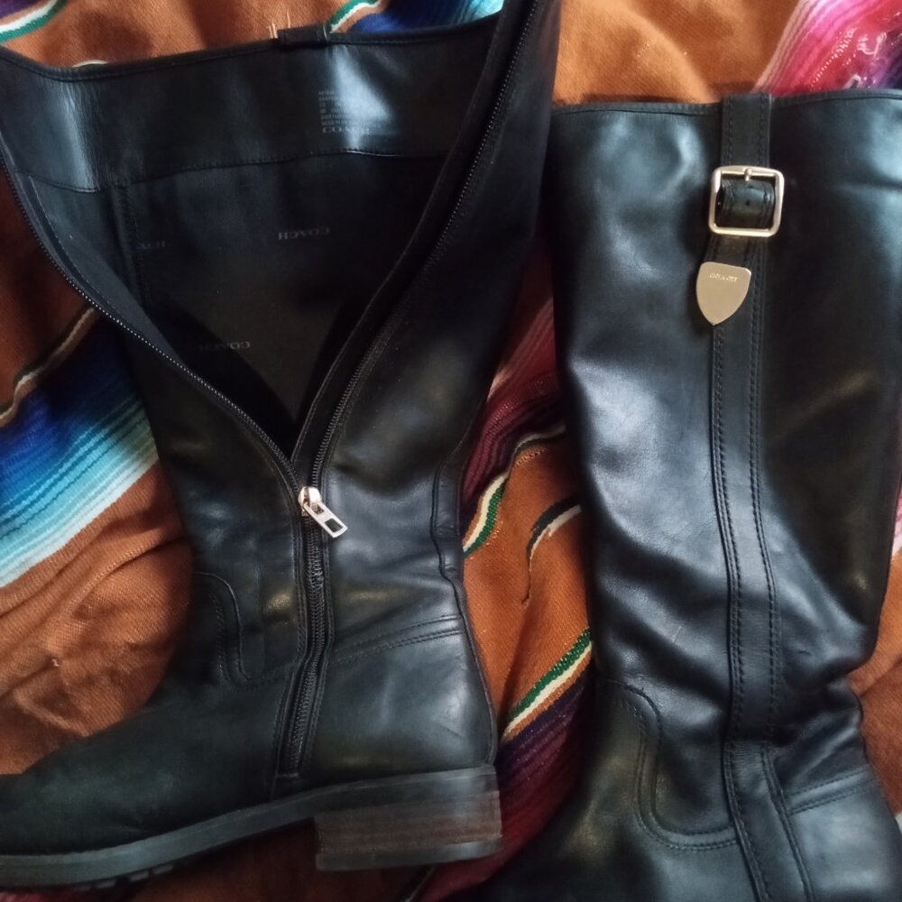 Woman's sz 6 Coach boots